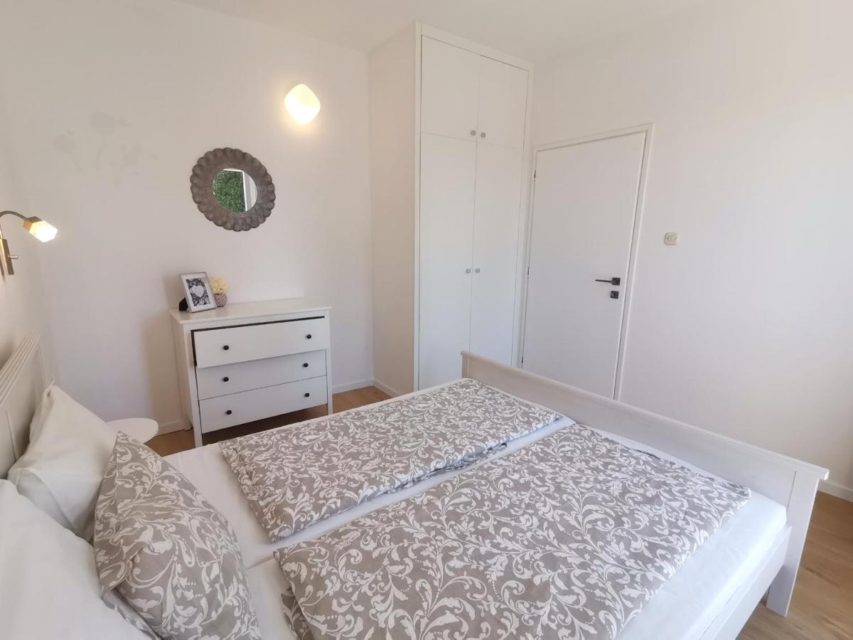 Apartments House Pinezic มาลินสกา ภายนอก รูปภาพ