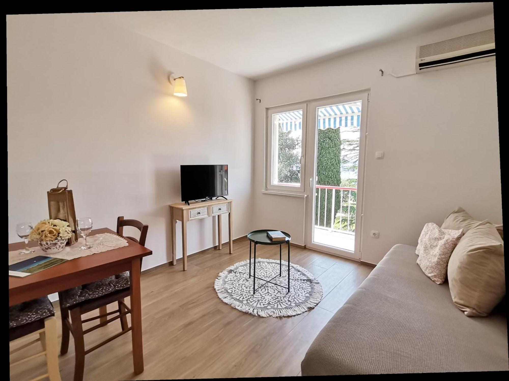Apartments House Pinezic มาลินสกา ภายนอก รูปภาพ