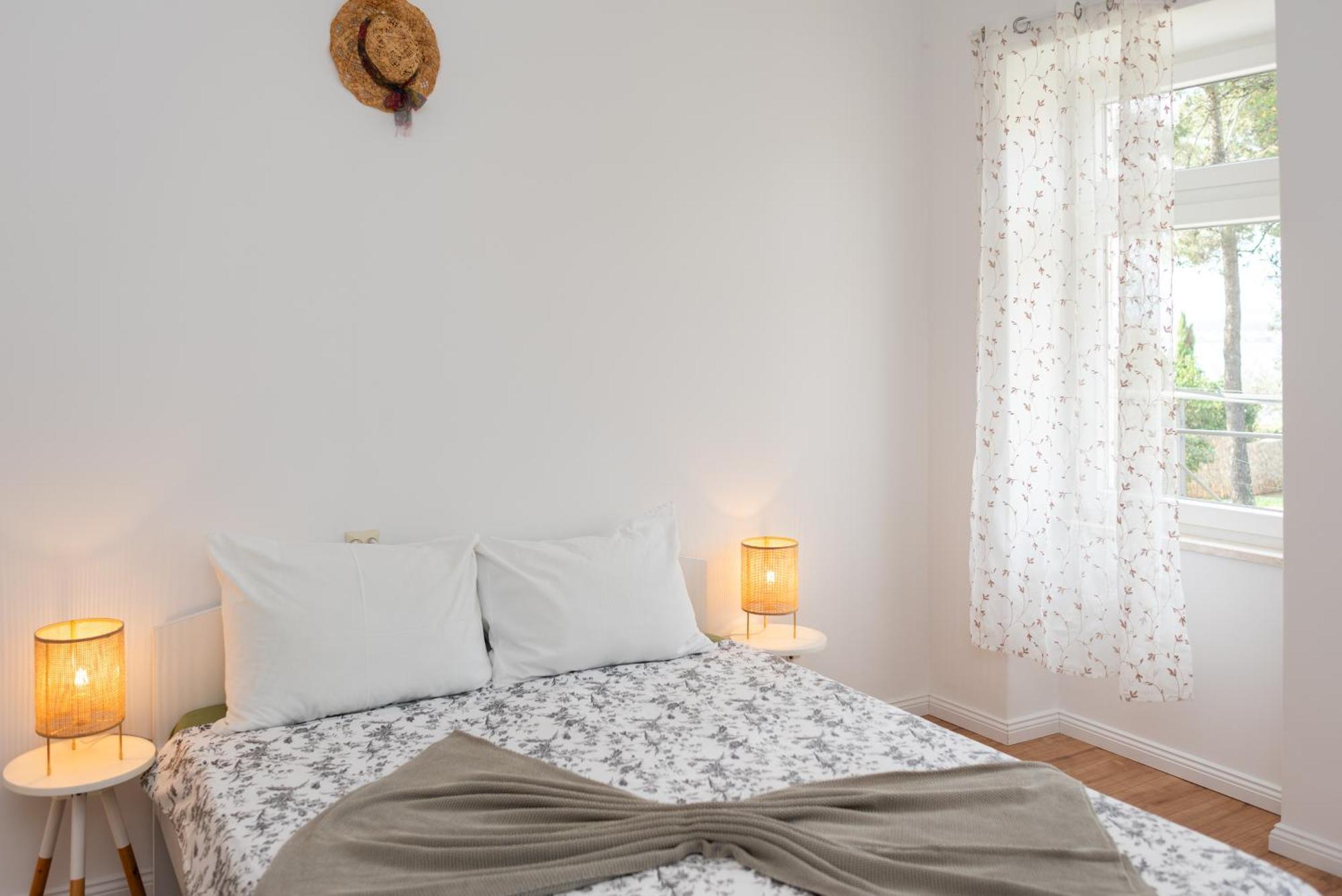 Apartments House Pinezic มาลินสกา ภายนอก รูปภาพ