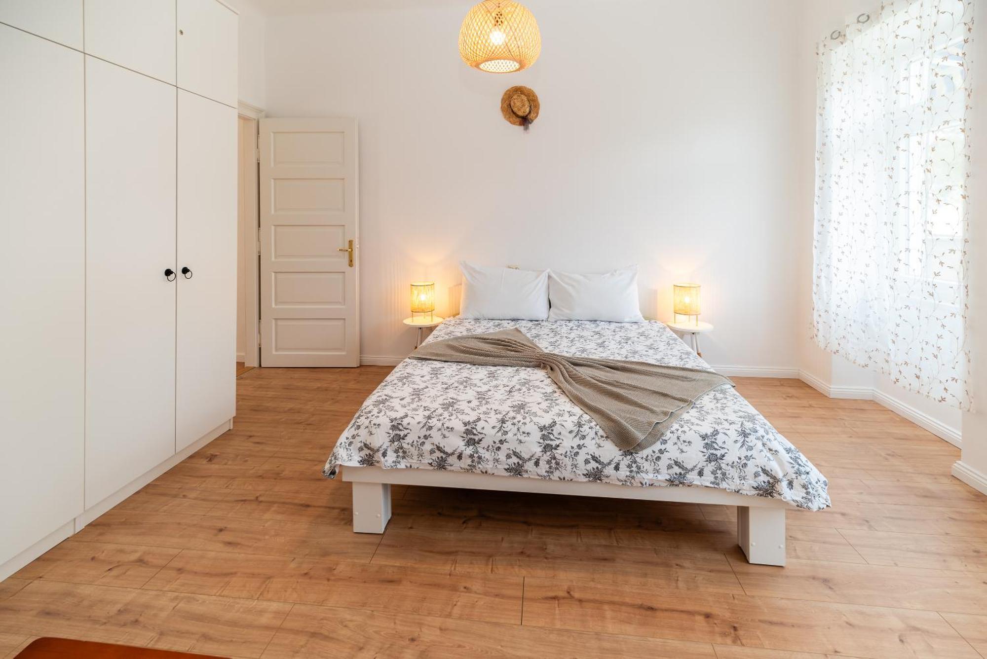 Apartments House Pinezic มาลินสกา ภายนอก รูปภาพ