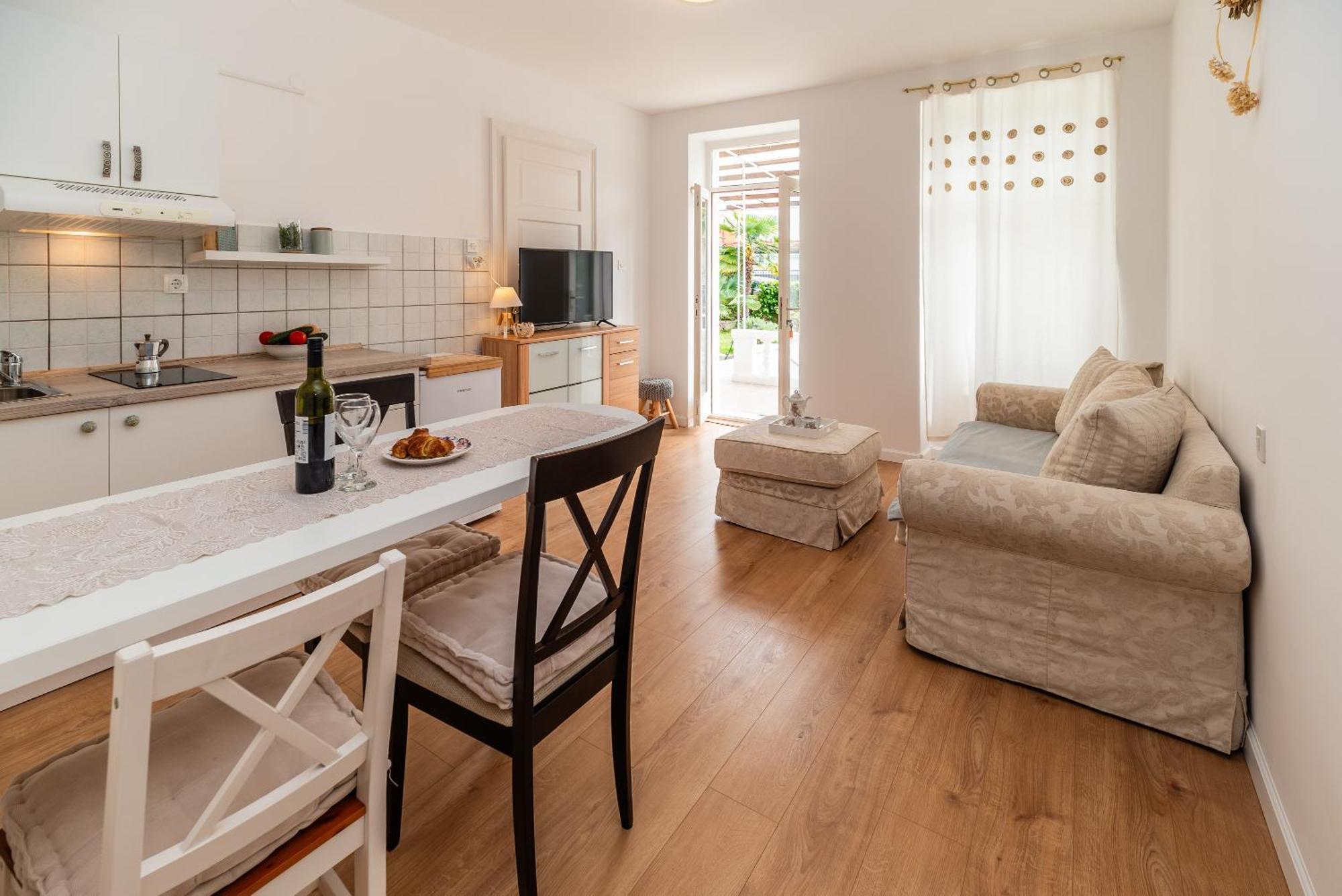 Apartments House Pinezic มาลินสกา ภายนอก รูปภาพ