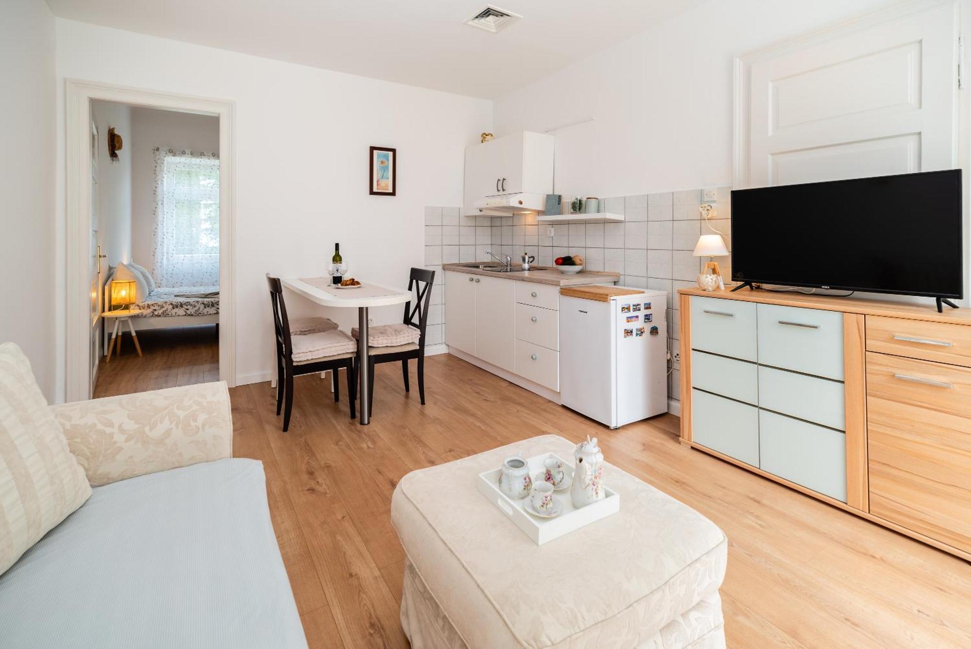 Apartments House Pinezic มาลินสกา ภายนอก รูปภาพ
